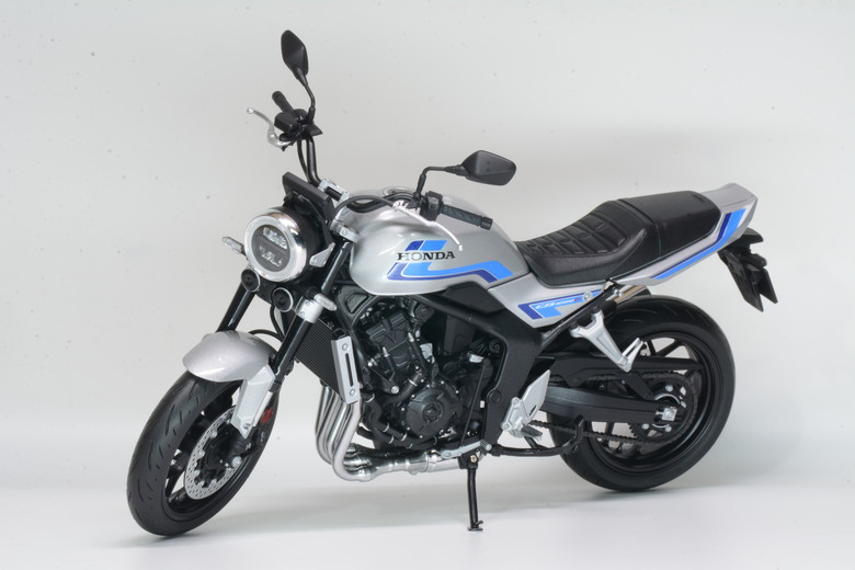 【模型製作】TAMIYA 1/12 HONDA CB1000F (圖多)