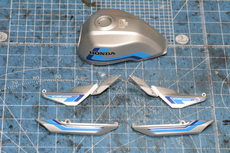 【模型製作】TAMIYA 1/12 HONDA CB1000F (圖多)