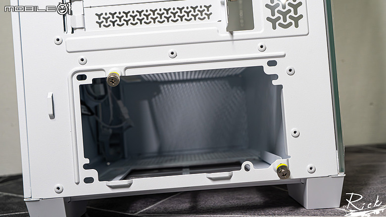 【開箱】賊船MATX海景殼 | CORSAIR 2800X RS-R ARGB WEHITE