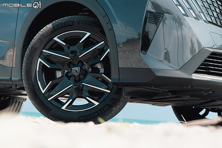 Peugeot 3008 新年式試駕｜軟硬體同步優化，更迷人的法國味！feat. Citroen C5 Aircross