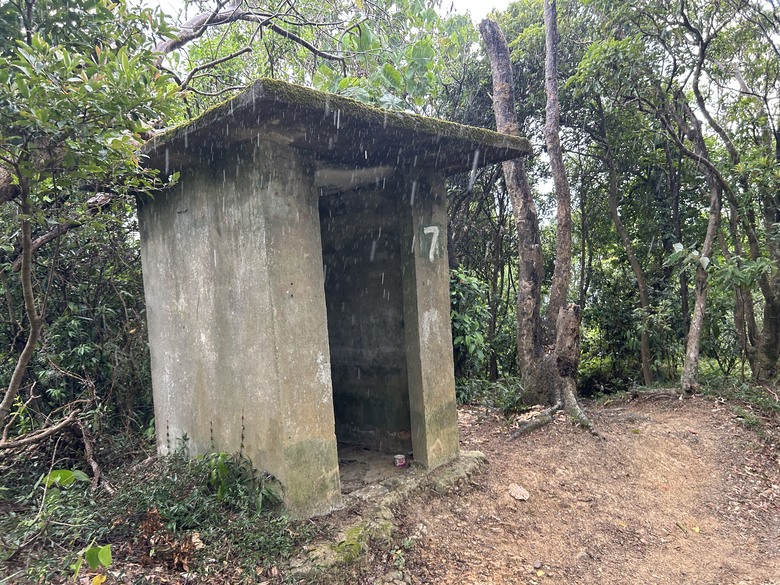 搭 捷 運 登 走 劍 潭 山 親 山 步 道