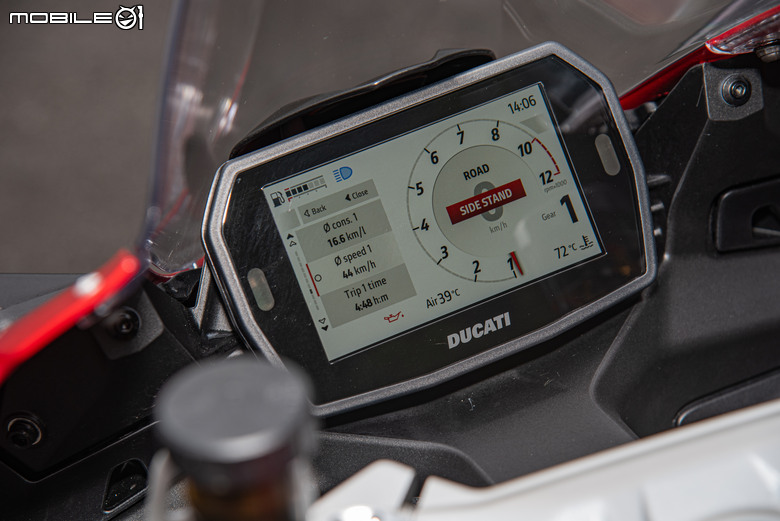 點我看大圖 DUCATI Pangale V2 S 試駕|街賽一體混血王子!超輕量級、最親民的DUCATI跑車