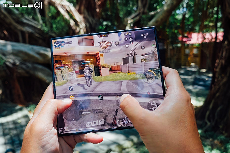 Samsung Galaxy Z Fold8 Ultra 評測報告｜輕薄手感與極致多工的完美平衡！