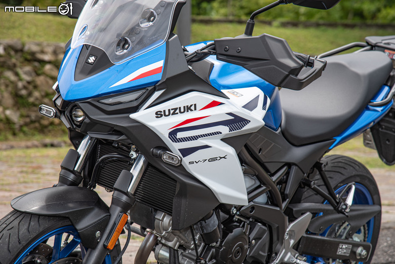 點我看大圖 2026 SUZUKI SV-7GX 試駕報告|V雙風味依然經典,熱血可以更加舒適!