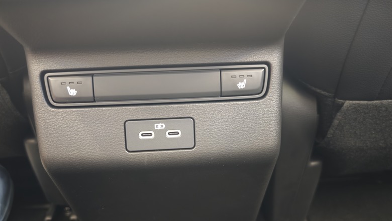趕在展間第一天上架來看All New CX-5的賞車心得分享~~