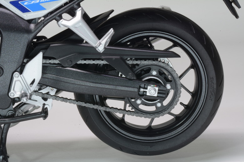 【模型製作】TAMIYA 1/12 HONDA CB1000F (圖多)