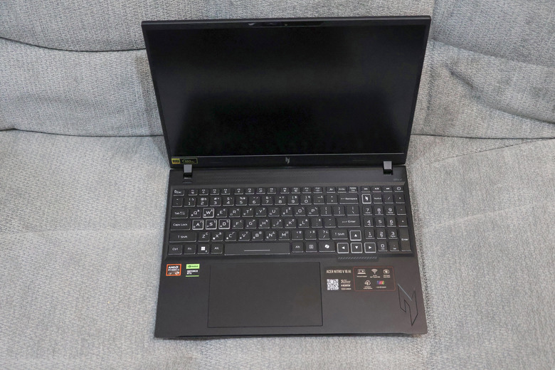 Acer Nitro V 16 AI開箱 AMD Ryzen 7 AI 450 + RTX5060 8G+16G DDR5 + 180Hz
