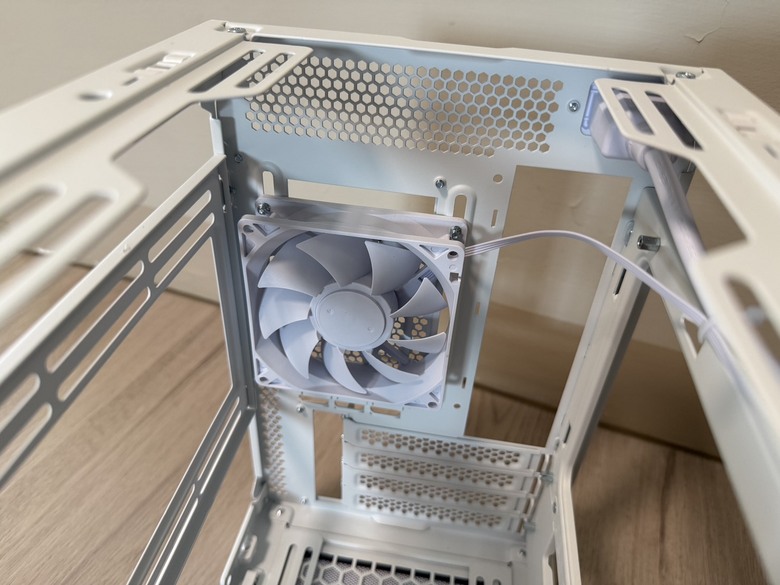 Montech TEN機殼開箱 十週年模組化紀念作 一咖三玩九種電源位置