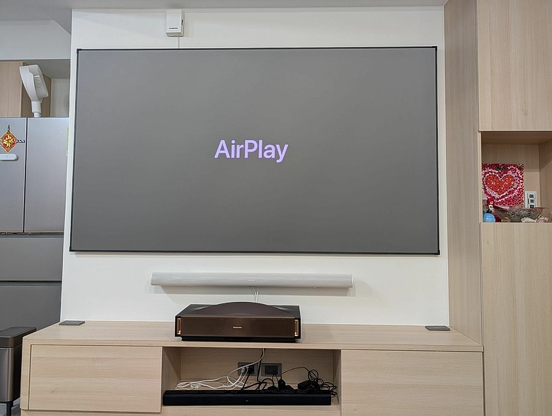 家裡裝了Hisense L9Q超短焦投影機