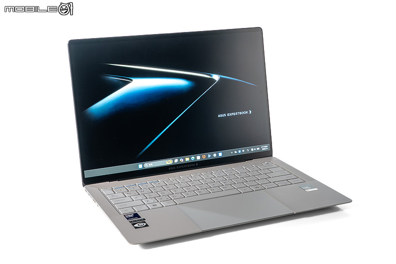 ASUS ExpertBook Ultra 體驗|首搭 3K Tandem OLED 的極輕 AI 商務旗艦!