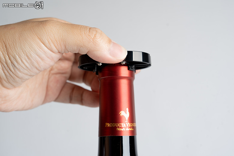 小米米家電動紅酒開瓶器值得買嗎?雙鍵操作、內建割箔刀優缺點一次看