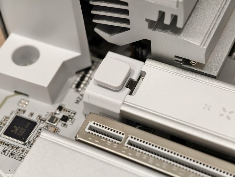 動漫風格貓娘主機板 B850 AORUS ELITE-P ICE ，見識不一樣的雕妹
