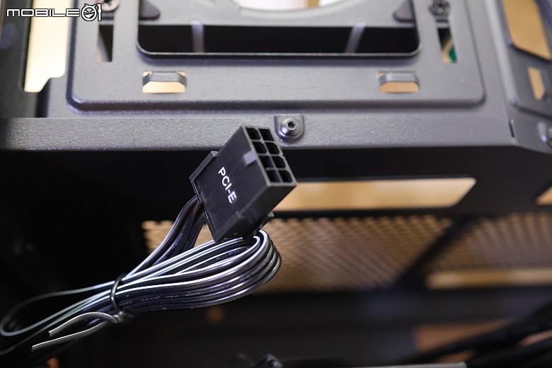 點我看大圖 低價海景房內建 60W GaN 快充|視博通 SAP320(B)