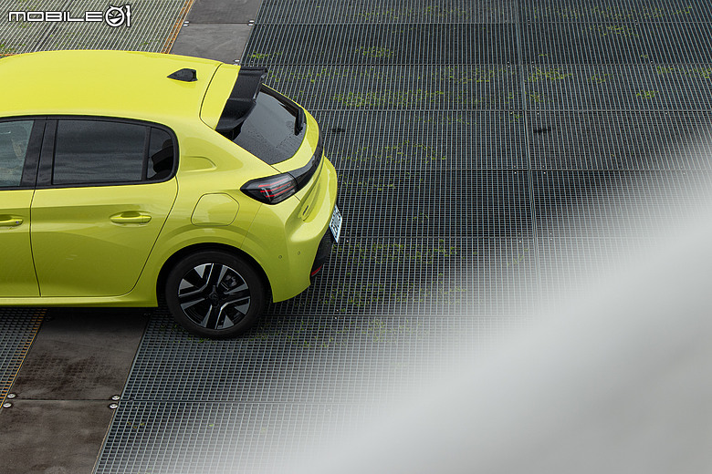 Peugeot 208 Hybrid 一桶油環島實戰|866公里平均油耗19.9km/L達成!