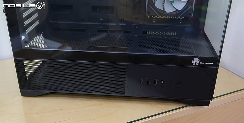 點我看大圖 低價海景房內建 60W GaN 快充|視博通 SAP320(B)