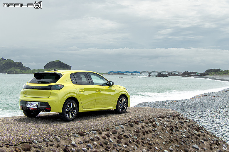 Peugeot 208 Hybrid 一桶油環島實戰|866公里平均油耗19.9km/L達成!