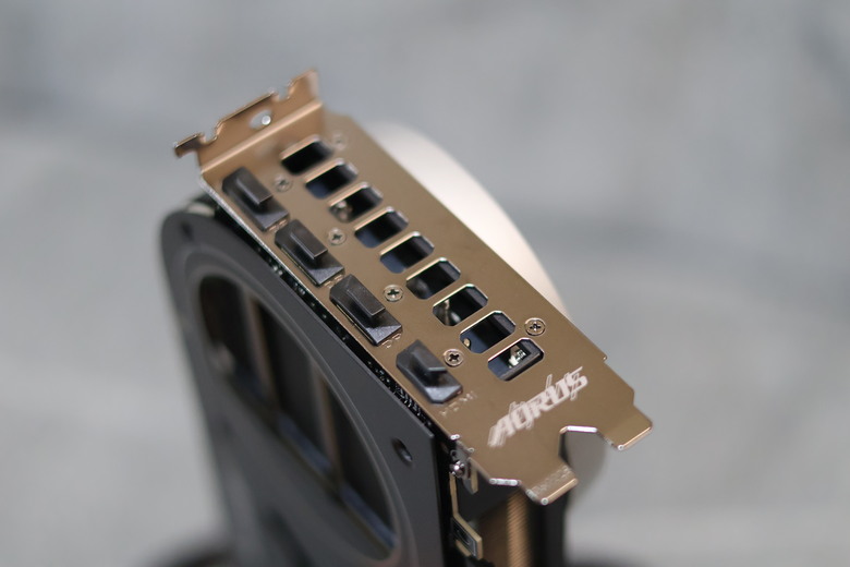 技嘉40周年限定紀念! X870 AORUS INFINITY與AORUS RTX 5070 INFINITY 12G開箱