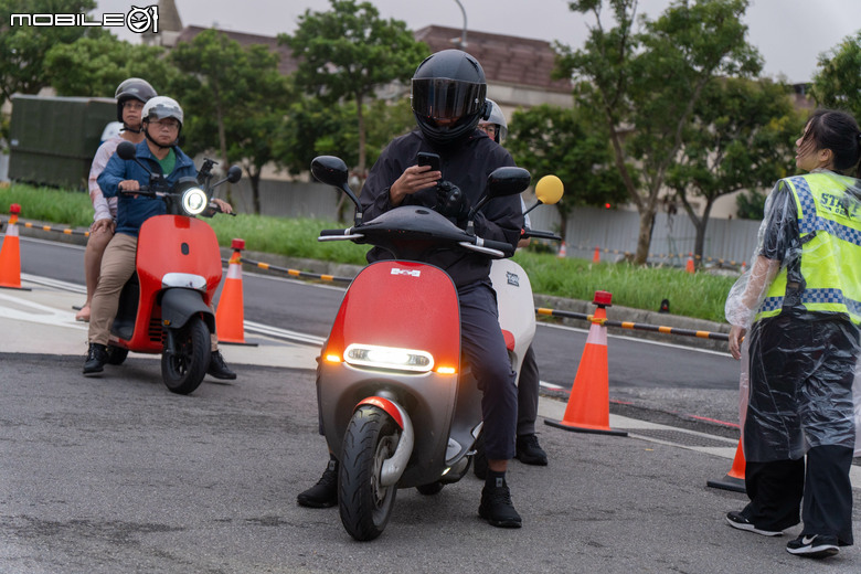 Gogoro 快閃太空城「百 GO 夜行」電翻桃園，告五人＆范逸臣輪番開唱，大獎 SpaceX 股票抱回家！