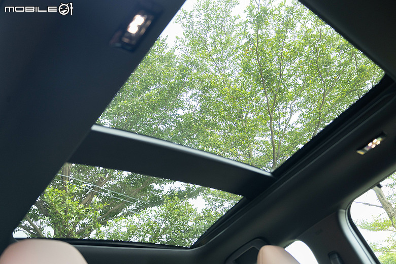 Mitsubishi 第四代小改款 Outlander 試駕｜四驅、5+2人座通通有，頂規直接給你大滿配！
