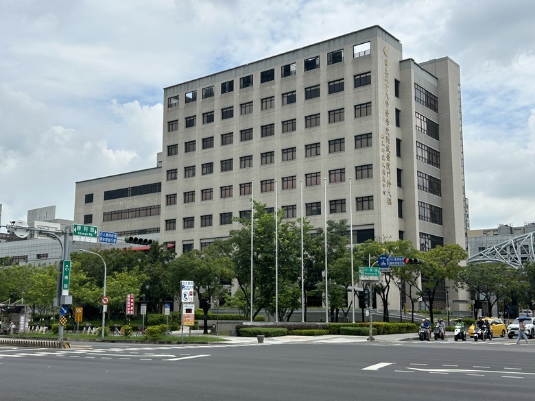 懷 念 台 南 車 站 府 城 半 日 騎 遊