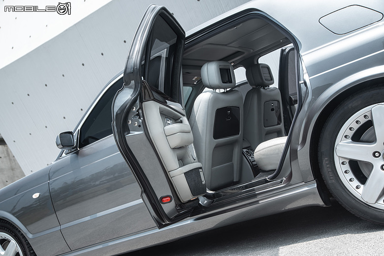 老派機械與電氣化時代的相遇｜Bentley Arnage T與Flying Spur Hybrid
