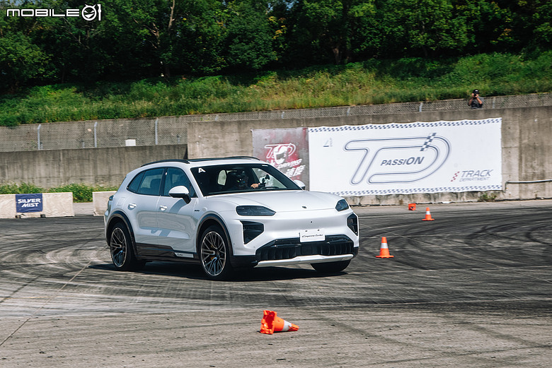 Porsche Cayenne S Electric 試駕|操控本色依舊,科技座艙更令人驚艷!