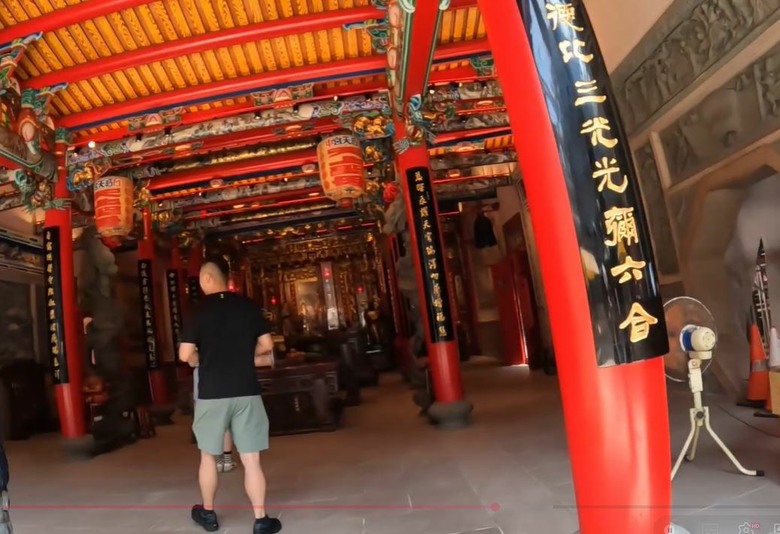 騎車去尋找神話!解鎖台灣限定的帕德納神殿與摩艾頭像