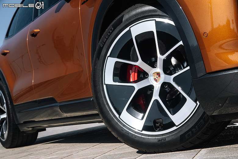 Porsche Cayenne S Electric 試駕|操控本色依舊,科技座艙更令人驚艷!