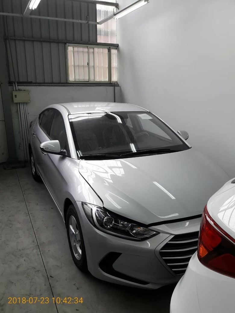 Hyundai Elantra 關箱文