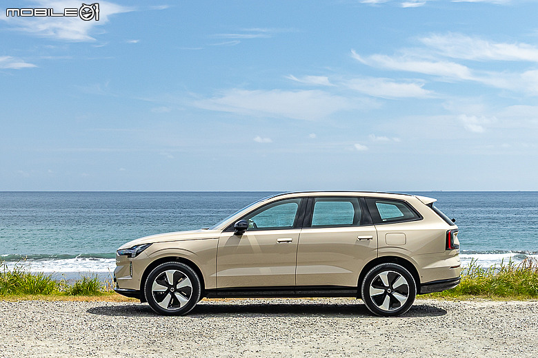 Volvo EX90 試駕|以北歐氛圍重新定義旗艦,引領品牌邁入新世紀的純電七人休旅!