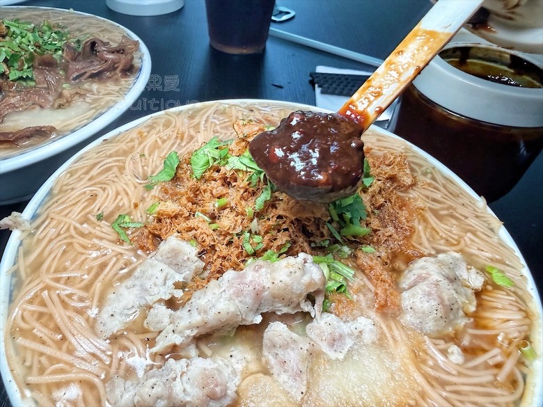 在地30年三代傳承麵線老店!必吃招牌蛋酥大腸、肉羹麵線,寵物友善