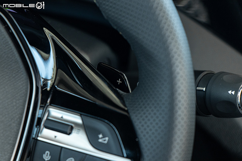 Peugeot 408 小改款試駕|帥只是基本,開過更懂它的動人!