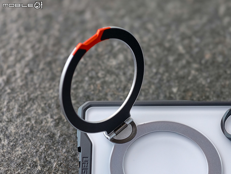 UAG x 三星 Z Fold8 / Fold8 Ultra / Flip8 保護殼｜內建磁吸 360° 支架、軍規輕薄之選！