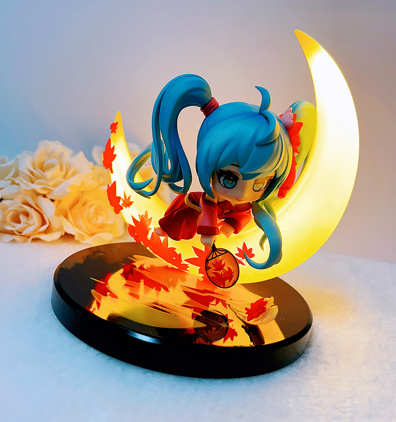 【開箱】初音未來 月西江 - 暮秋楓音沁心弦，皓月楓紅映滿江！