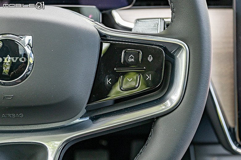 Volvo EX90 試駕|以北歐氛圍重新定義旗艦,引領品牌邁入新世紀的純電七人休旅!