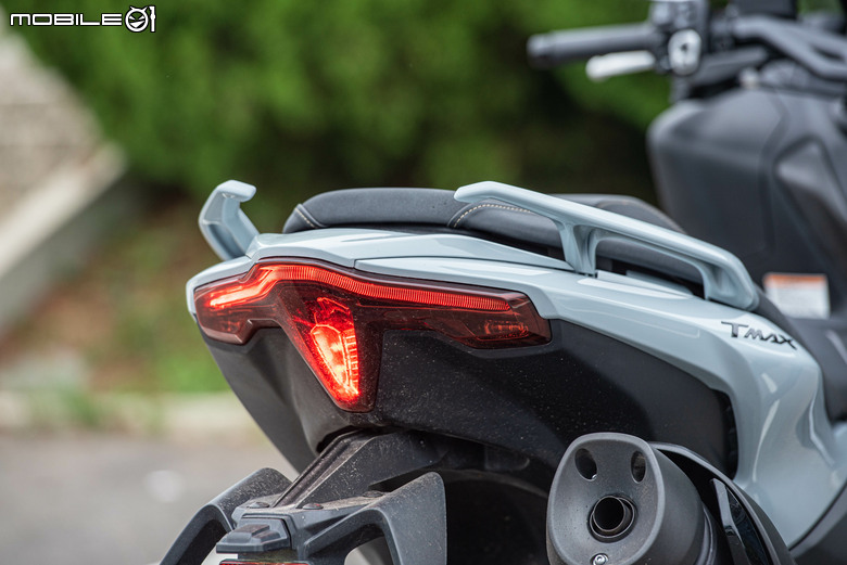 YAMAHA TMAX 560 TECH MAX 試駕｜羊皇無須多言，無可取代的王者