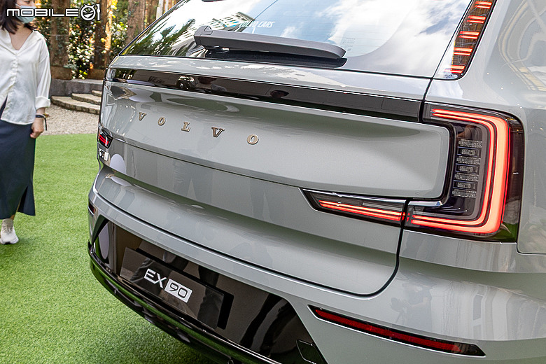 【採訪】Volvo EX90 295 萬元起上市,首月入主 Plus 車型享 3 萬元升級雙前座冷熱通風座椅!