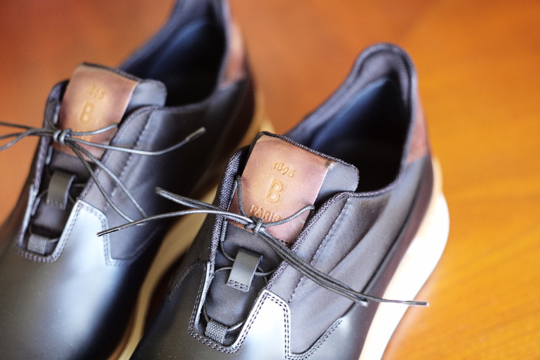 點我看大圖 懶人鞋:Zegna Triple Stitch vs. Berluti Fast Track Slip On