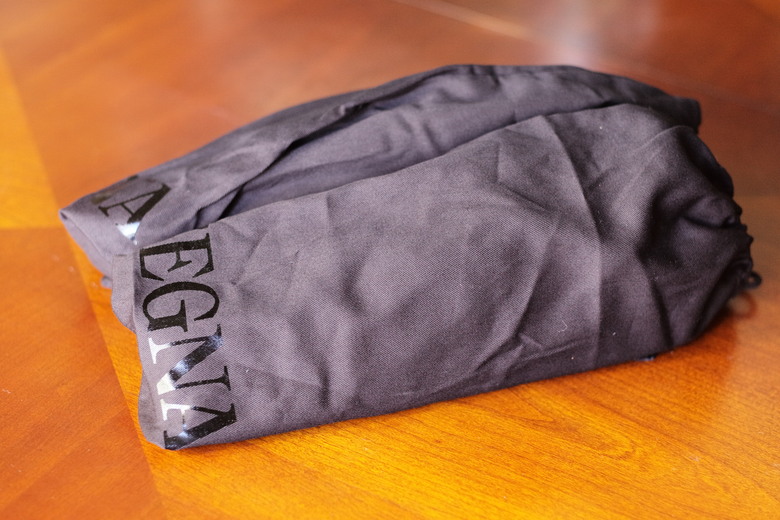 點我看大圖 懶人鞋:Zegna Triple Stitch vs. Berluti Fast Track Slip On