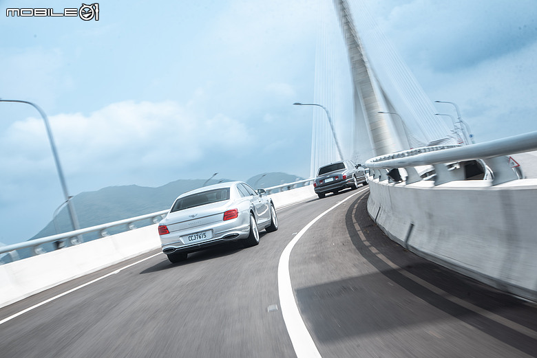 老派機械與電氣化時代的相遇｜Bentley Arnage T與Flying Spur Hybrid