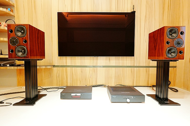 點我看大圖 英國經典 Acoustic Energy AE2 40周年紀念版!入手開箱!💕