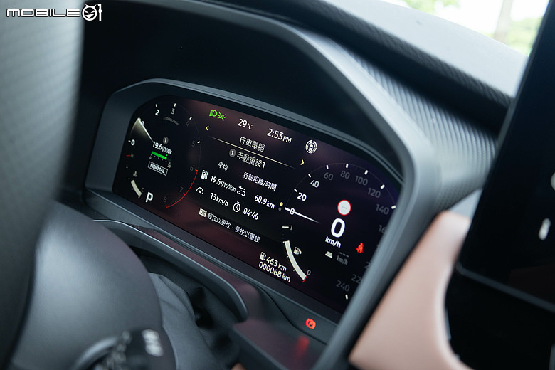 Mitsubishi 第四代小改款 Outlander 試駕｜四驅、5+2人座通通有，頂規直接給你大滿配！
