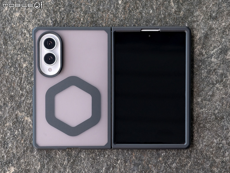 UAG x 三星 Z Fold8 / Fold8 Ultra / Flip8 保護殼｜內建磁吸 360° 支架、軍規輕薄之選！