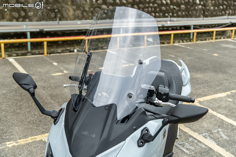 YAMAHA TMAX 560 TECH MAX 試駕｜羊皇無須多言，無可取代的王者