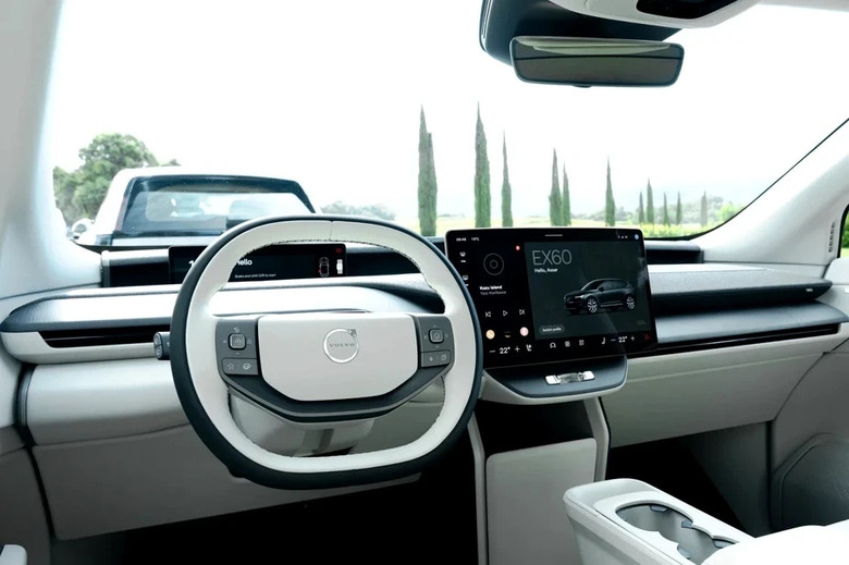 Volvo 坦承全觸控螢幕設計有改進之處，未來新車將大幅增加實體按鍵！