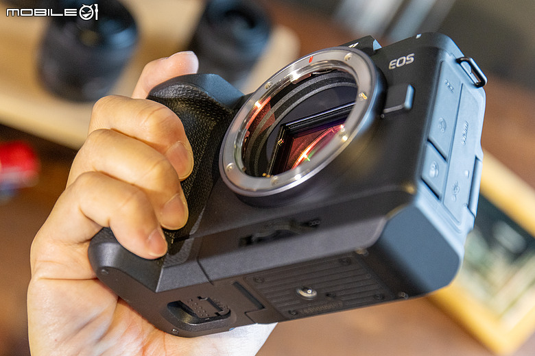 Canon EOS R8 Mark II 動手玩｜內外大升級、單機身五萬有找！