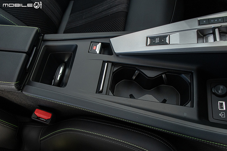 Peugeot 408 小改款試駕|帥只是基本,開過更懂它的動人!