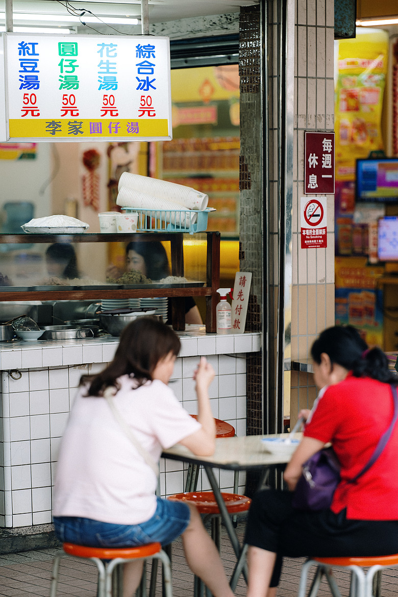 點我看大圖 7Artisans AF 135mm F1.8 MAX 開箱|價格親民的空氣切割鏡