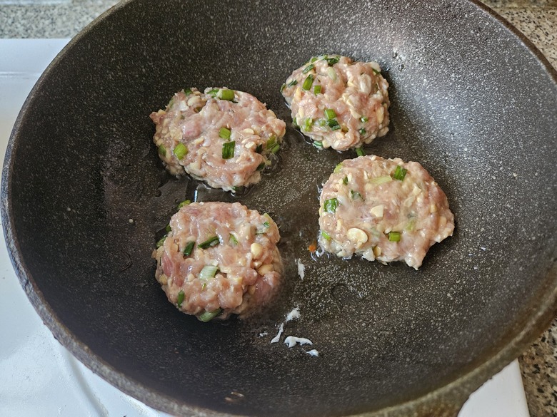點我看大圖 黃豆肉餅