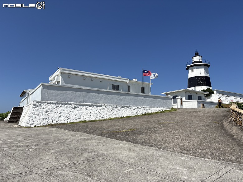 【北海岸親子踏青】走到台灣最北端上了一堂戶外課｜富貴角公園、老梅迷宮、綠石槽與富貴角燈塔